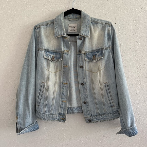 Love Tree Jackets & Blazers - Love Tree Classic Light Wash Denim Jacket | Small